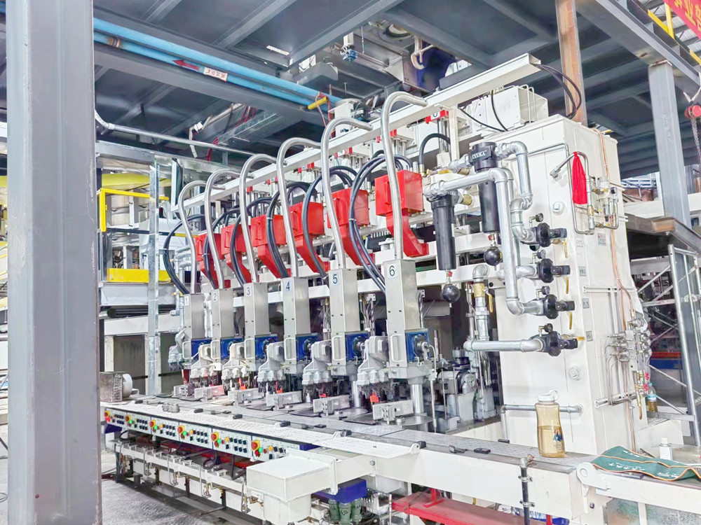 6 sections I.S. machine